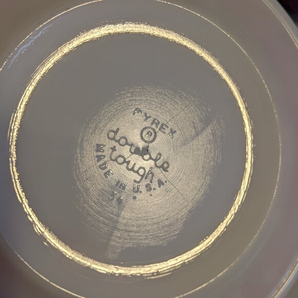 Vintage 60s PYREX Red Laurel Leaf Plate Milk Glass Dinnerware MCM Replacement 6" - Picture 4 of 4